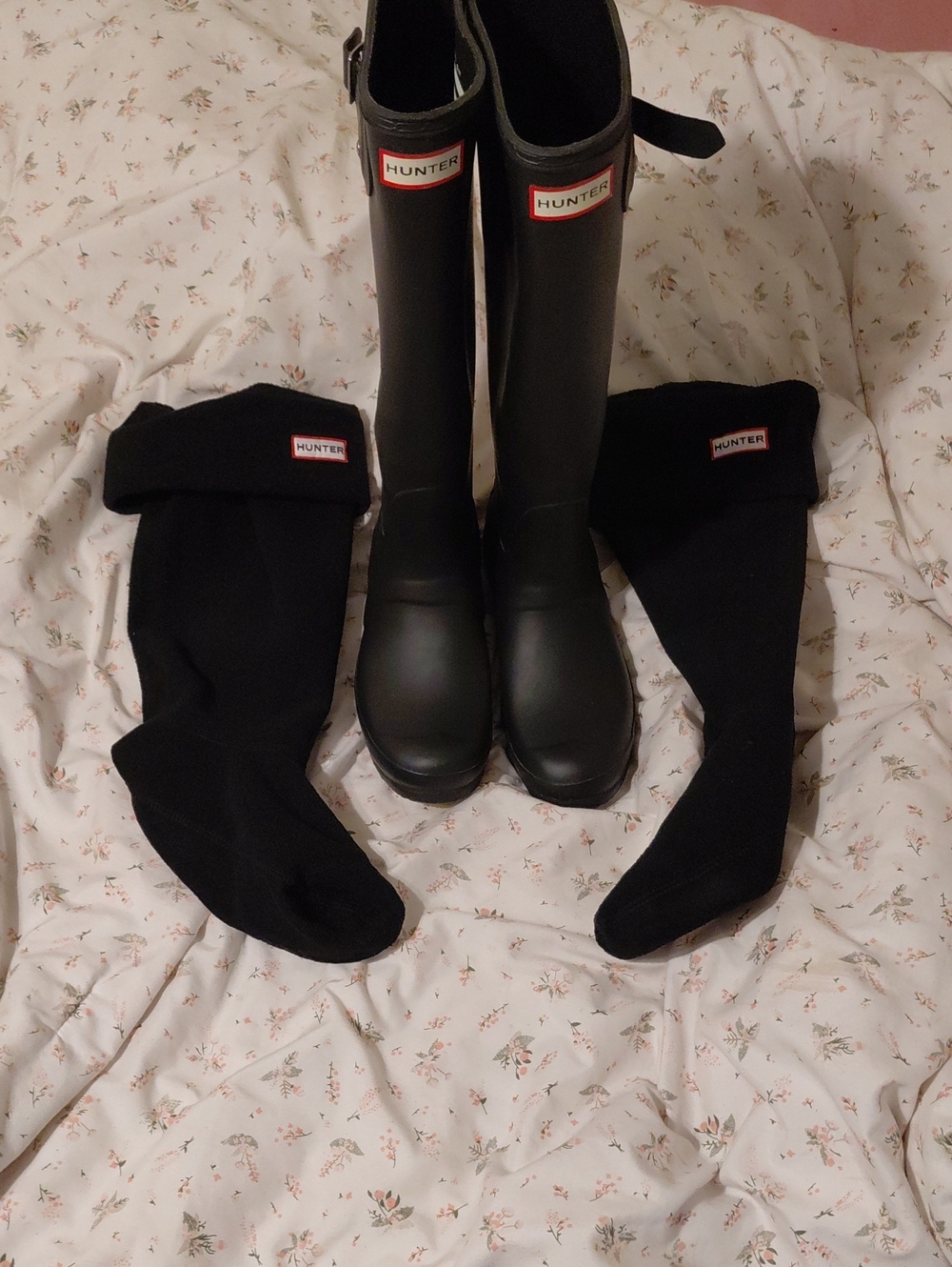 Hunter TALL Original Waterproof Rain Boots with Red Logo And Hunter Boot Socks